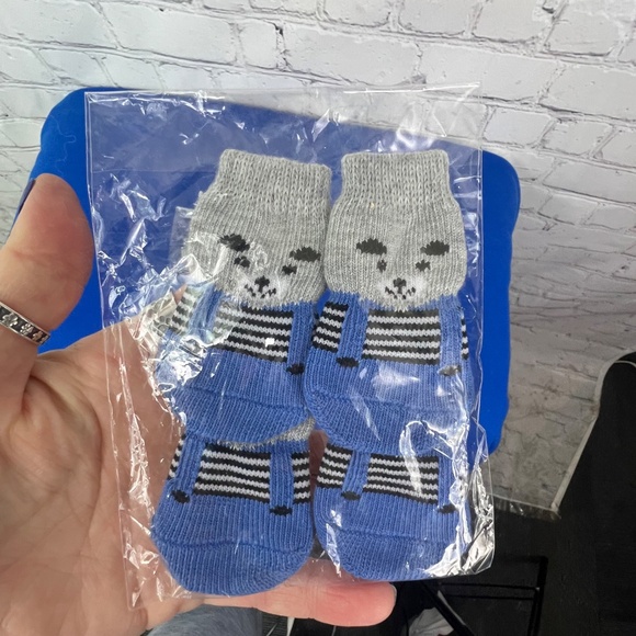 🐶🐾🦴Adorable Doggy Backpack & 2 Sets Little Paw Socks🐶🐾🦴 - Picture 5 of 6